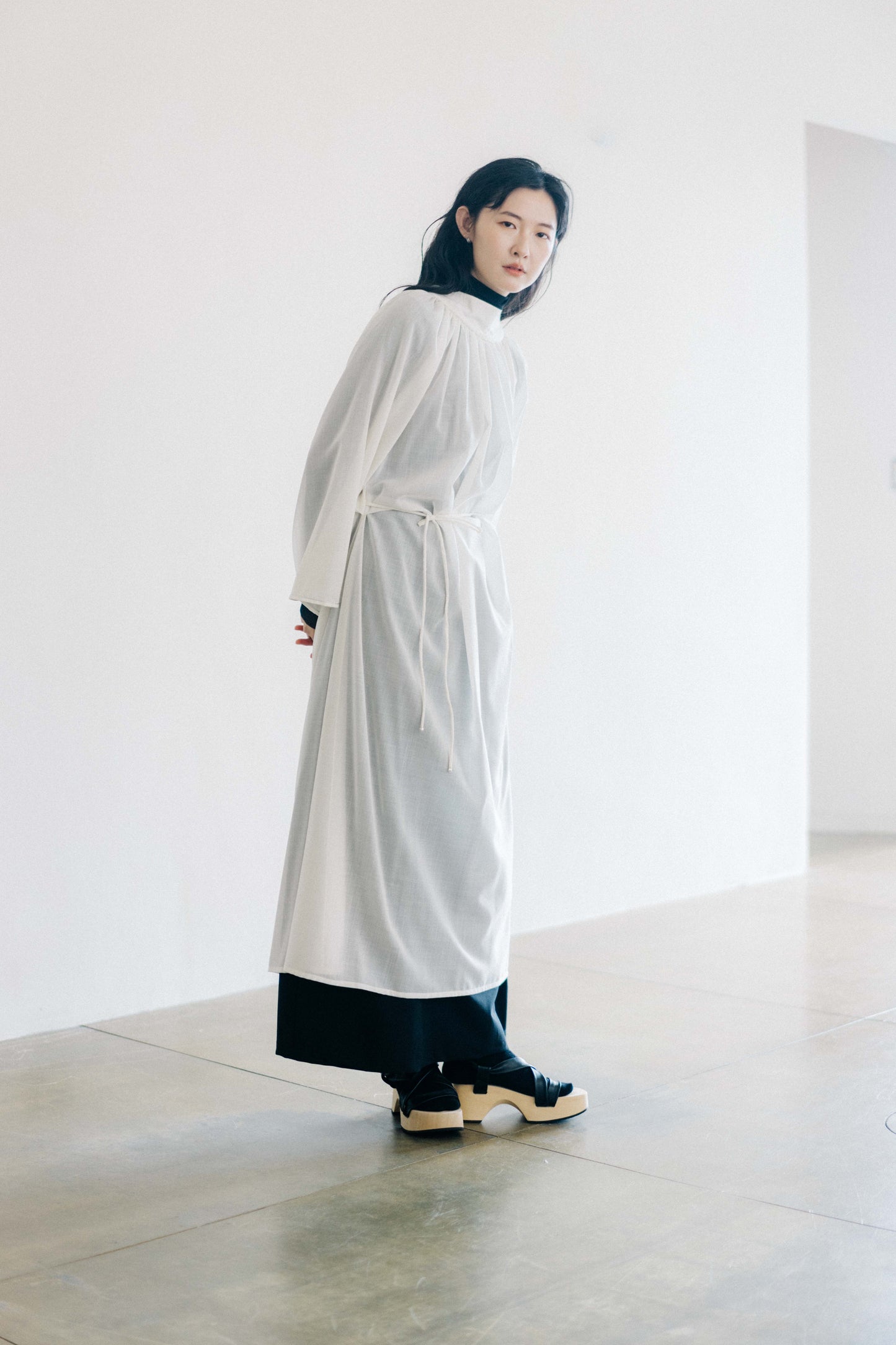 wide sleeves gathered dress- ivory (in-stock)