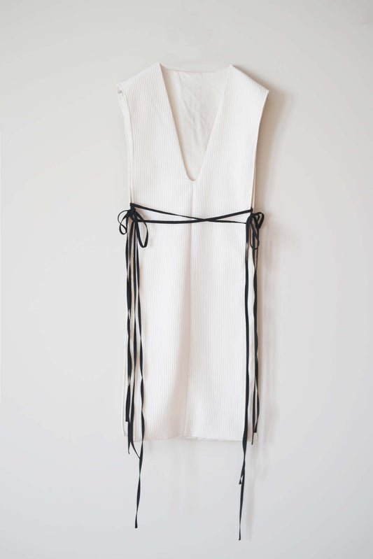 beige vest with double black straps (pre-order)