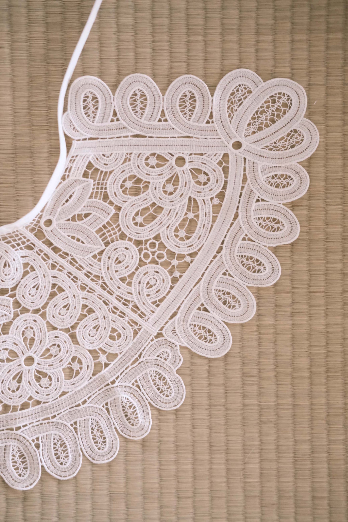 lace collar