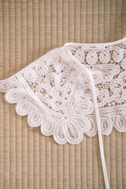 lace collar