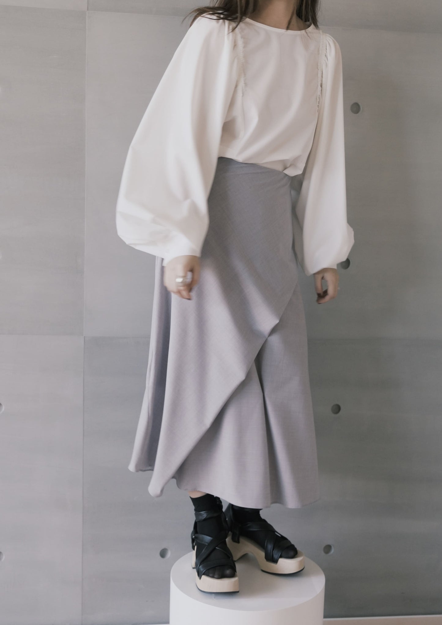 puffy long-sleeves shirt (in-stock)